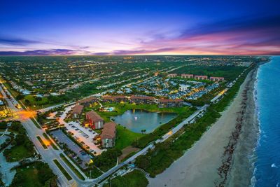 404 - 401 S Seas Drive, Condo with 2 bedrooms, 2 bathrooms and null parking in Jupiter FL | Image 3