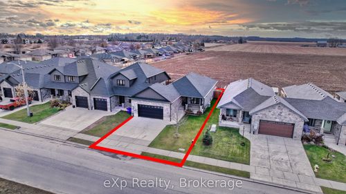 {{alt}} | Card Image