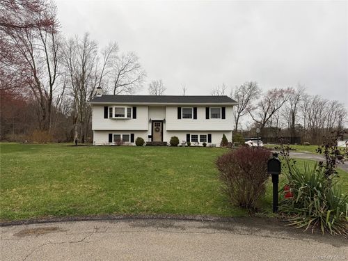 8 Briar Ln, Wappingers Falls, NY, 12590-1813 | Card Image