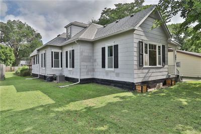 107 W 2nd Avenue, House other with 3 bedrooms, 2 bathrooms and null parking in Garnett KS | Image 3