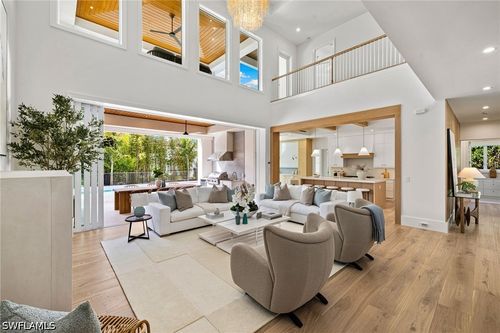 1985 Crayton Rd, NAPLES, FL, 34102-5069 | Card Image