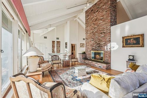 873 Olentangy Rd, Franklin Lakes, NJ, 07417-2811 | Card Image