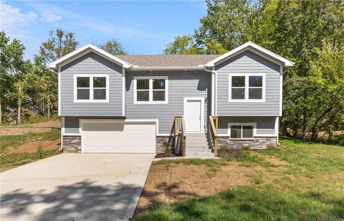 134 Cedar Ct, Warrensburg, MO, 64093-9612 | Card Image