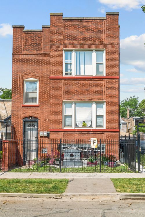 206 Leamington Ave, Chicago, IL, 60644-2521 | Card Image