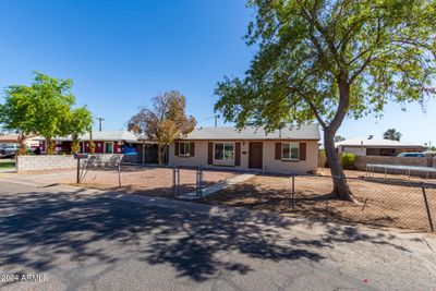 3831 W Avalon Drive, House other with 3 bedrooms, 2 bathrooms and null parking in Phoenix AZ | Image 3