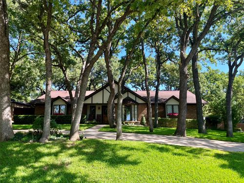 2714 Warwick Way, Grapevine, TX, 76051-4736 | Card Image