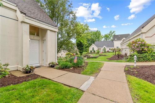 7 Ridgemead Fields Dr, Verona, PA, 15147-3849 | Card Image