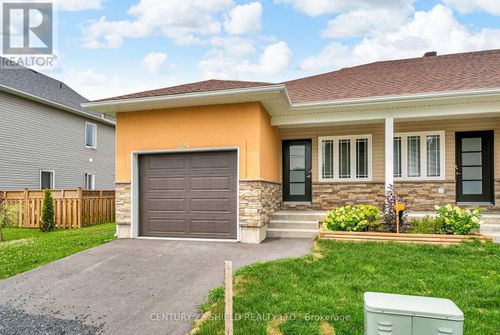 213 Third St E, Cornwall, ON, K6H2E1 | Card Image