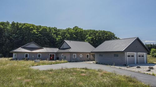 11425 Kerry Rd, Brethren, MI, 49619-9634 | Card Image