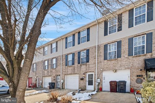 1124 E 14th St, WILMINGTON, DE, 19802-5212 | Card Image