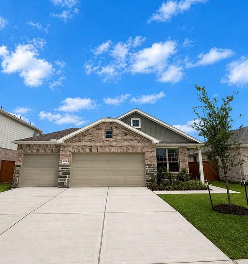 1013 S Oakhurst Dr, Dayton, TX, 77535-5532 | Card Image