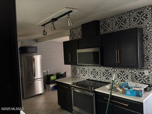 715 N Belvedere Ave, Tucson, AZ, 85711-1113 | Card Image