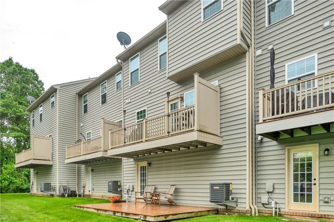 1503 Pointe View Dr, Townhouse with 3 bedrooms, 3 bathrooms and 2 parking in Mars PA | Image 5
