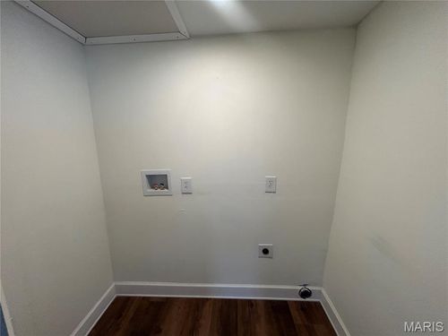 621 W Osage St, Pacific, MO, 63069-1216 | Card Image