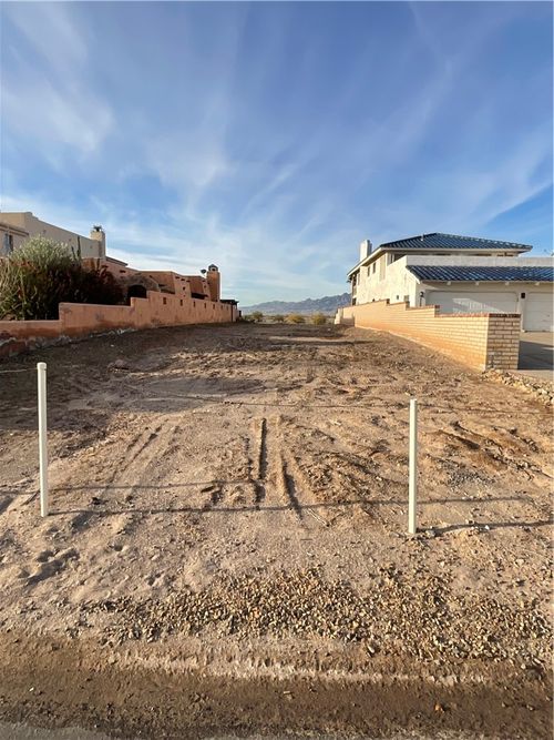 2931 Camino Del Rio, Bullhead City, AZ, 86442-7886 | Card Image