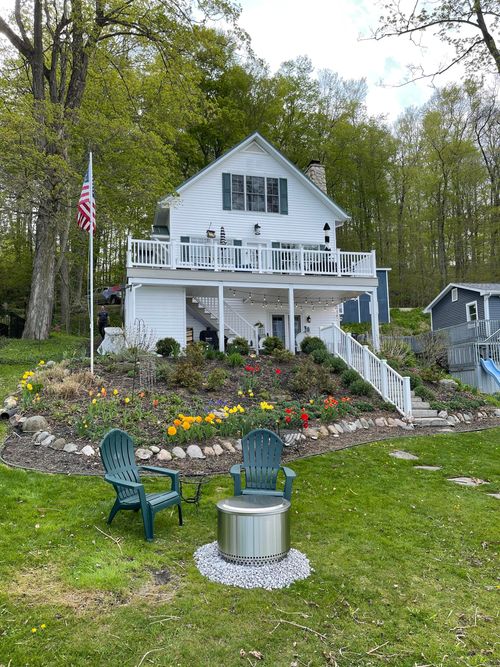 65587 North Dr, Cassopolis, MI, 49031-9585 | Card Image