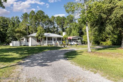 217 Pioneer Trail, House other with 3 bedrooms, 2 bathrooms and null parking in Green Cove Springs FL | Image 2