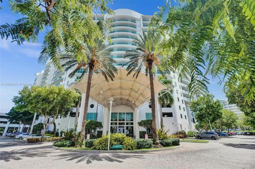 ph15-7900 Harbor Island Dr, North Bay Village, FL, 33141-4281 | Card Image
