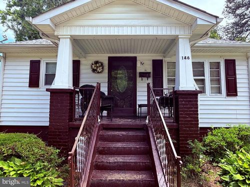 146 Center St, Emporia, VA, 23847-2155 | Card Image