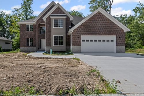 67695 Madeline St, Richmond, MI, 48062-5925 | Card Image