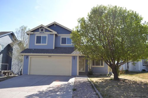 1515 Summerset Dr, Cheyenne, WY, 82001-6878 | Card Image