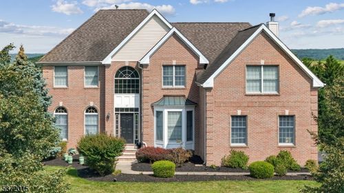 17 Patrick Henry Pl, Ringoes, NJ, 08551-1805 | Card Image