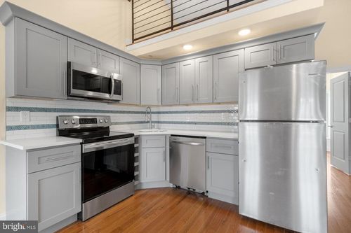 c-6607 Ridge Ave, PHILADELPHIA, PA, 19128-2428 | Card Image
