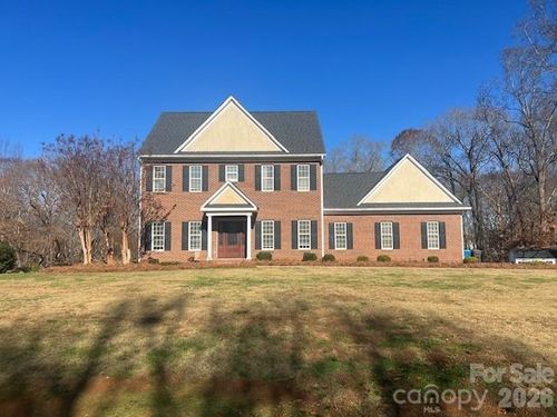 129 Walnut Ave, Yadkinville, NC, 27055-5752 | Card Image