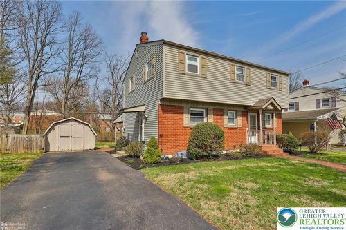 2246 Barrington Rd, Bethlehem, PA, 18018-1308 | Card Image
