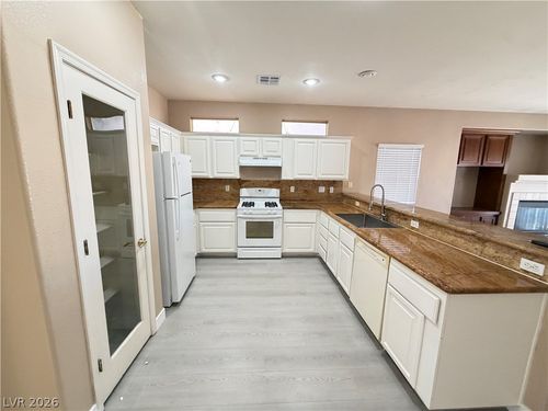 4721 Vista Del Rey Ct, North Las Vegas, NV, 89031-2577 | Card Image