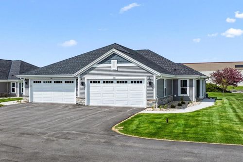 1002-500 Hunter Oaks Boulevard, WATERTOWN, WI, 53094 | Card Image
