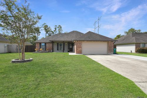 9198 Cypress Lake Dr, Denham Springs, LA, 70726-9202 | Card Image
