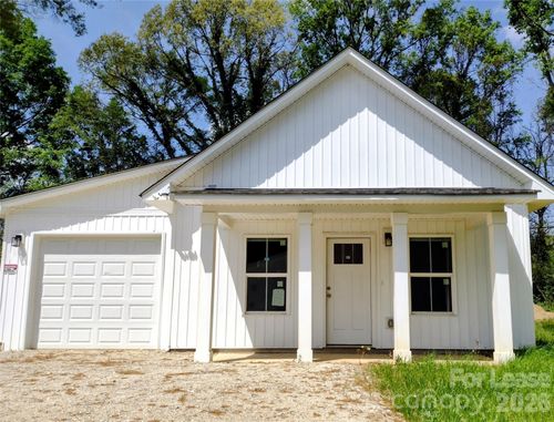 303 N Crigler St, Charlotte, NC, 28216-3911 | Card Image