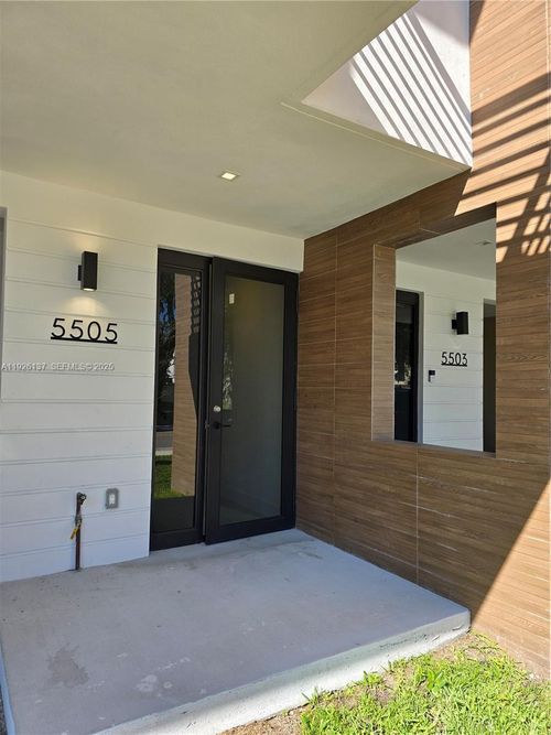 5505-5505 W Oak Way, Fort Lauderdale, FL, 33314-7572 | Card Image