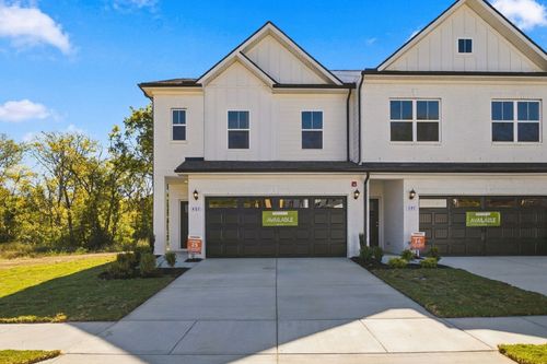 401 Kingsbury Dr, Gallatin, TN, 37066-6875 | Card Image