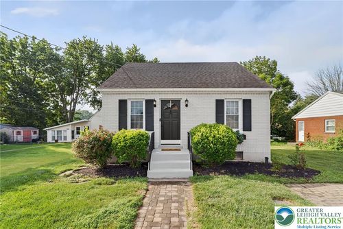 2604 Burrows St, EASTON, PA, 18045-6037 | Card Image