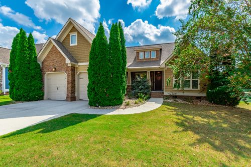 8562 Seven Lakes Dr, Ooltewah, TN, 37363-4939 | Card Image