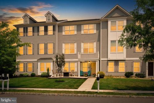 30 Mountie Ln, CHESTERFIELD, NJ, 08515-2930 | Card Image