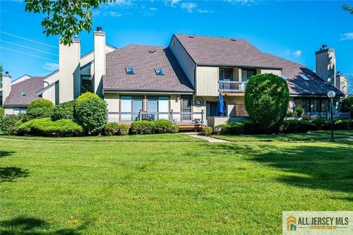 39 Sherborne St, Somerset, NJ, 08873-4643 | Card Image