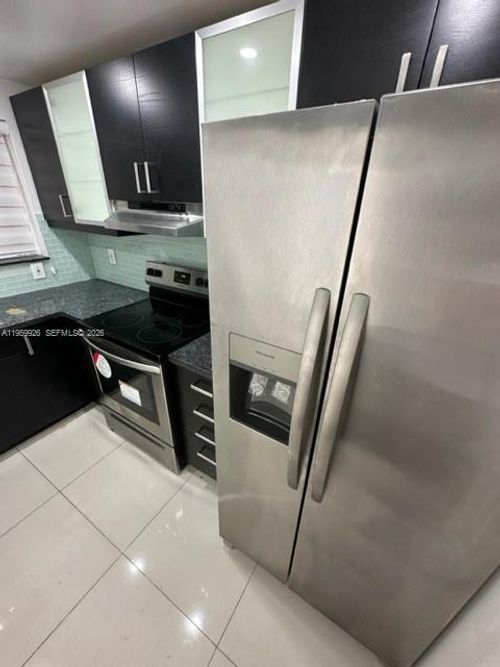 apt-202-3527 Ne 168th St, North Miami Beach, FL, 33160-3505 | Card Image
