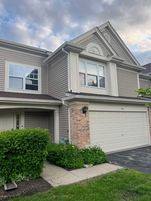 109-109 Holmes Way, Schaumburg, IL, 60193-5737 | Card Image