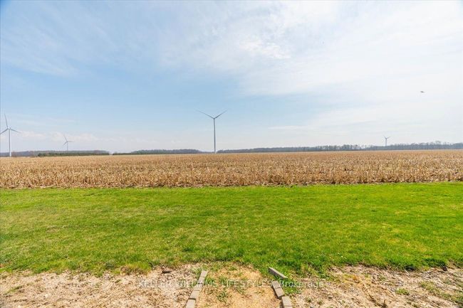 4609 Douglas Line, House other with 4 bedrooms, 2 bathrooms and 5 parking in Town Of Plympton Wyoming ON | Image 40