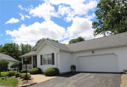 13 Hedgerows, New Middletown, OH, 44442-9774 | Card Image