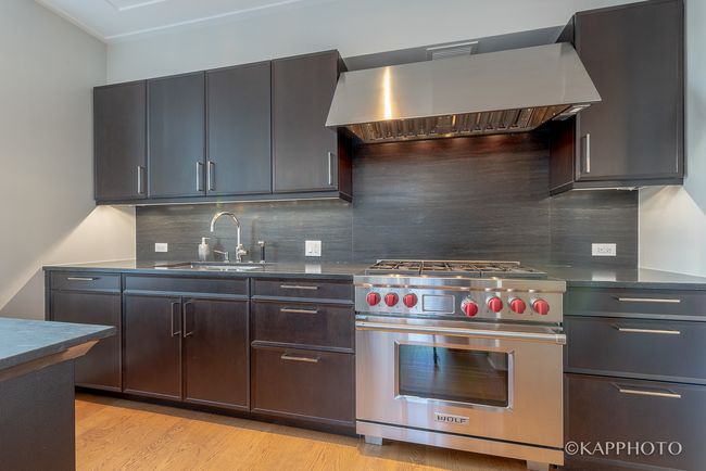 15AA - 118 E Erie St, Condo with 2 bedrooms, 3 bathrooms and 1 parking in Chicago IL | Image 17
