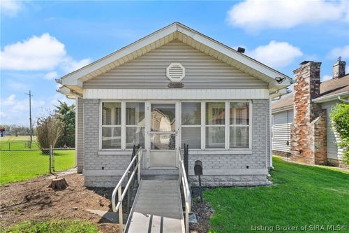 223 Virginia St, Sellersburg, IN, 47172-1326 | Card Image