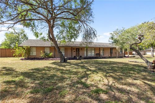309 Jay Vee Ln, Kingsville, TX, 78363-7315 | Card Image
