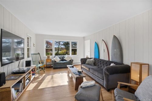 1545 Pipes Neck Rd, Greenport, NY, 11944-2760 | Card Image