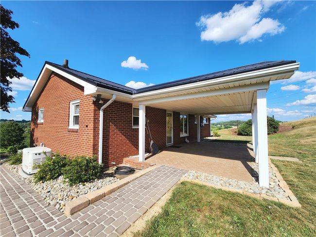 649 Maple St, House other with 3 bedrooms, 2 bathrooms and 1 parking in Worthington PA | Image 4