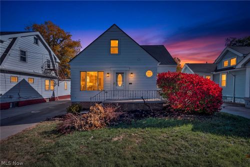 5251 Forest Ave, Maple Heights, OH, 44137-1007 | Card Image