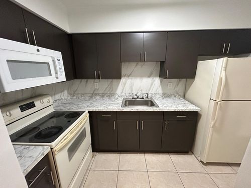 10-7511 Venetian St, Miramar, FL, 33023-2582 | Card Image